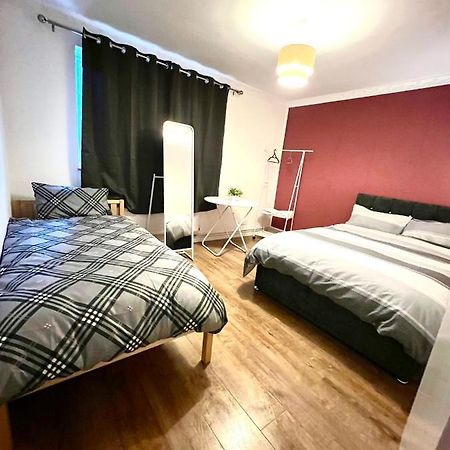 Private Room With Two Beds Near Central London Londres Exterior foto