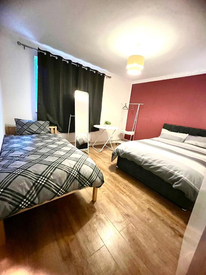 Private Room With Two Beds Near Central London Londres Exterior foto