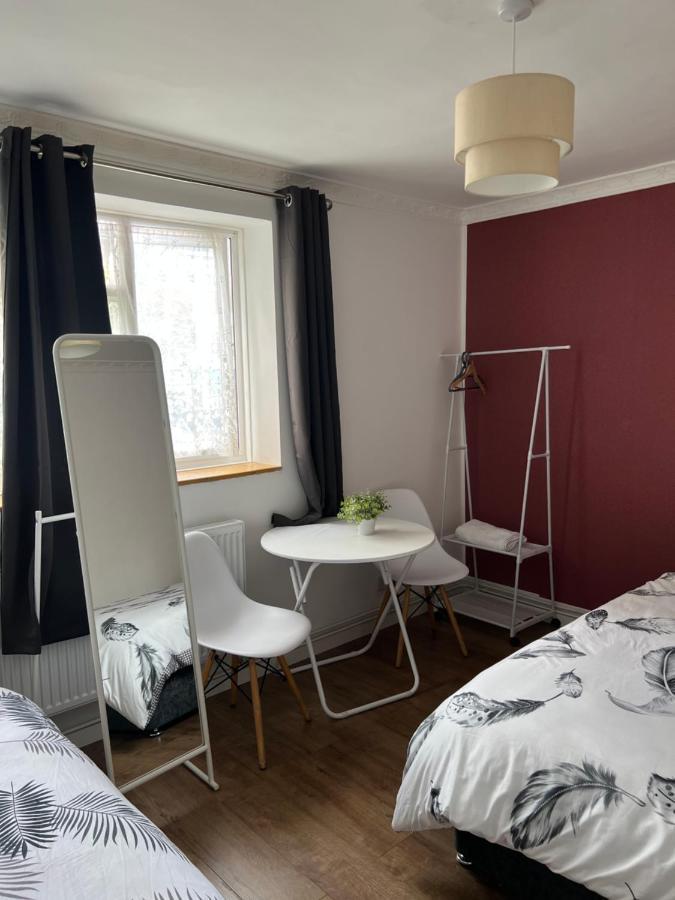 Private Room With Two Beds Near Central London Londres Exterior foto
